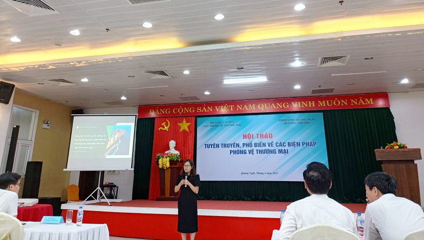 Bà Trần Thị Lan Hương, đại diện phòng Xử lý phòng vệ thương mại nước ngoài, Cục Phòng vệ thương mại chia sẻ