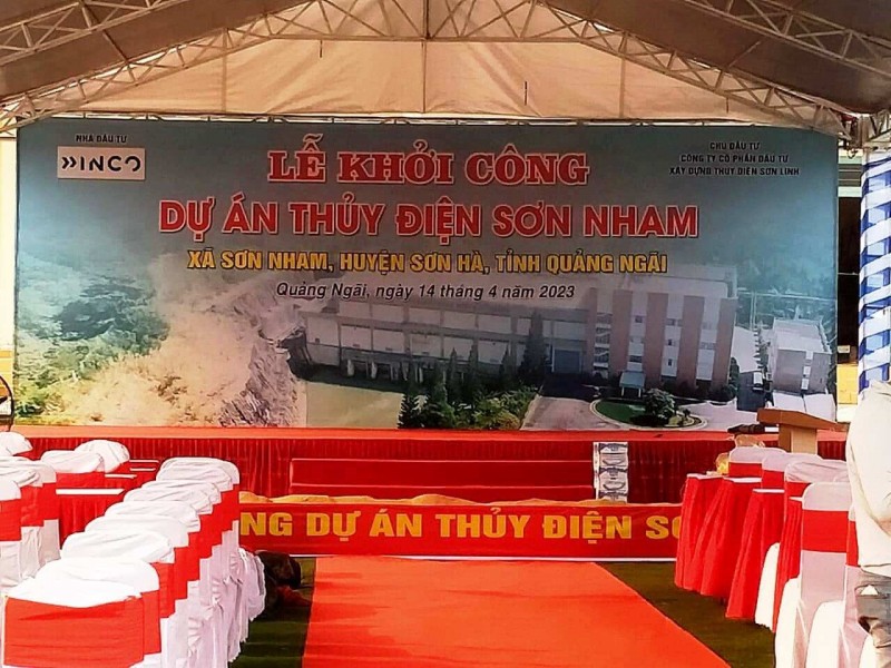 Rạp do Công ty INCO đã dựng để làm lễ khởi công dự án thuỷ điện Sơn Nham trước khi bị tháo dỡ. Ảnh: CA
