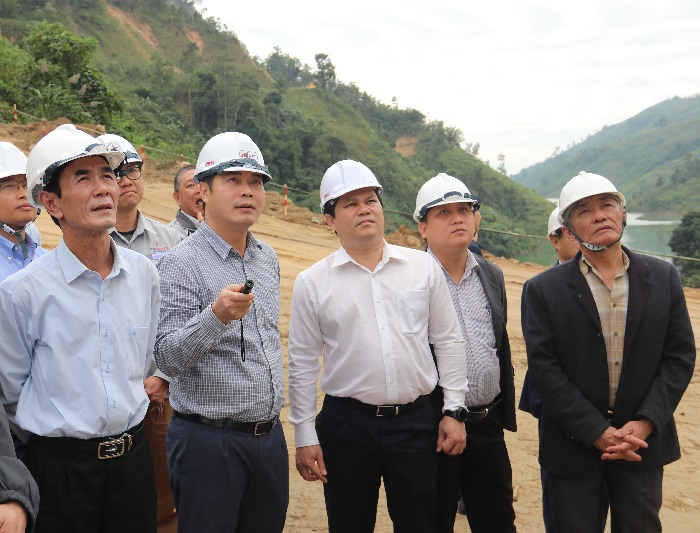 Phó Chủ tịch UBND tỉnh Trần Phước Hiền kiểm tra tiến độ dự án Thủy điện Trà Phong