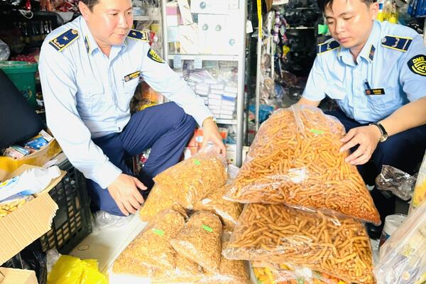 Kết quả hoạt động của Đội QLTT số 2 trong 7 tháng đầu năm 2026 và đón nhận bằng khen của Ban chỉ đạo 389 Quốc gia