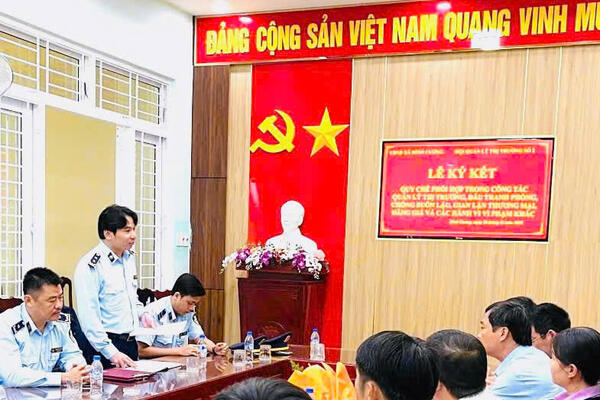 Đội Quản lý thị trường số 2 và UBND xã Đình Cương tổ chức ký Quy chế phối hợp trong công tác quản lý thị trường