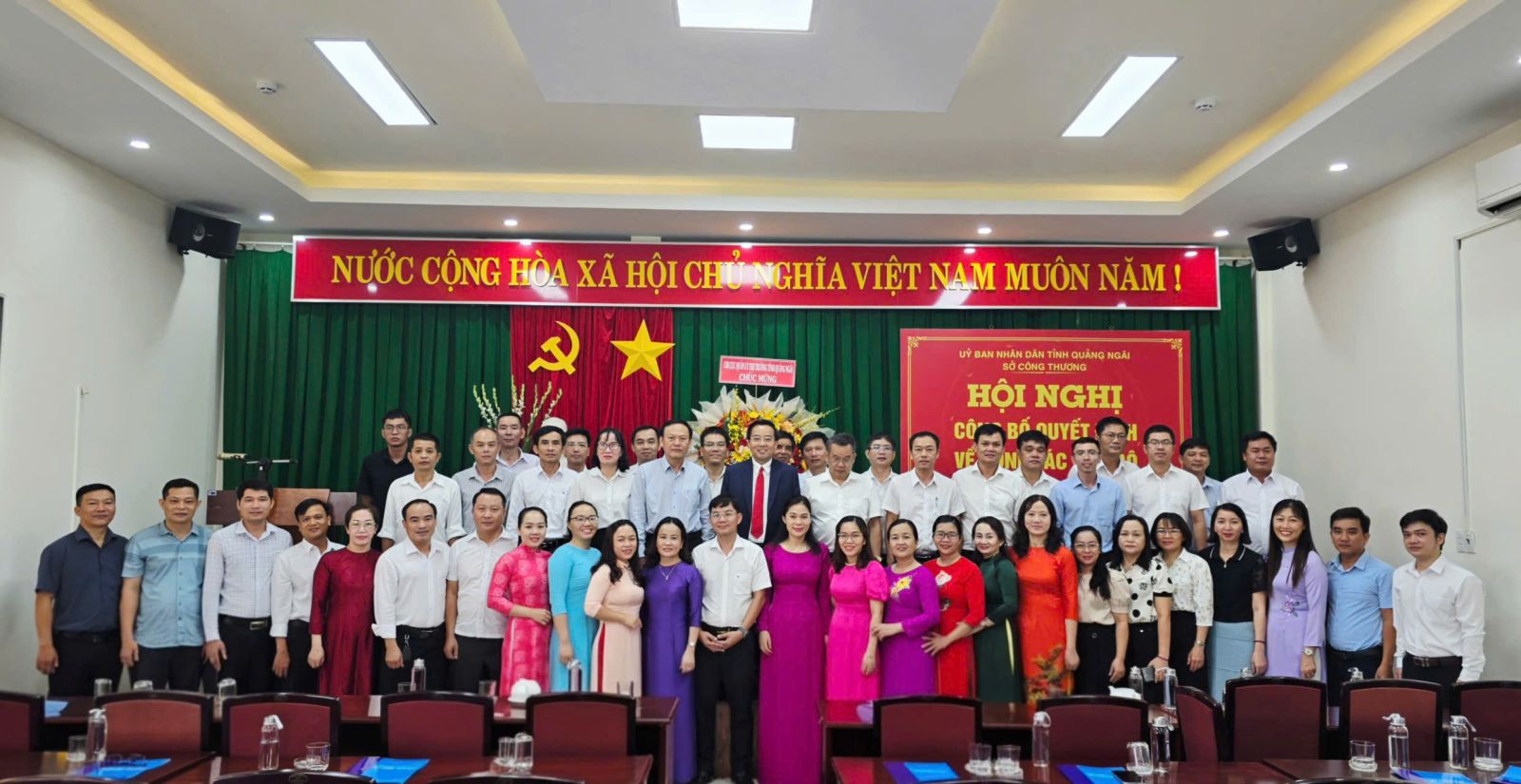 Tập thể Lãnh đạo Sở, công chức, người lao động Sở Công Thương